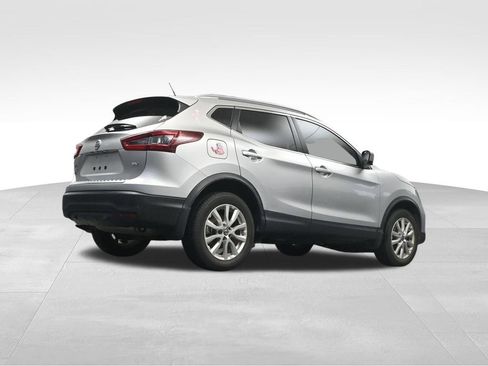 Used 2022 Nissan Rogue Sport SV w/ Technology Package FWD image 14