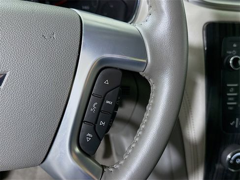 Used 2014 Chevrolet Traverse LT image 20