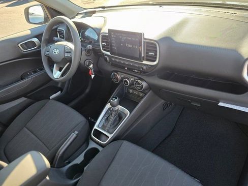 New 2026 Hyundai Venue SE FWD image 9