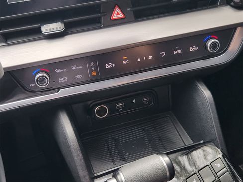 Certified 2024 Kia Sportage EX image 18