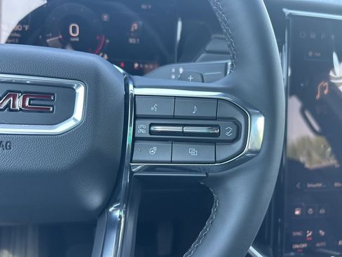 New 2026 GMC Acadia Elevation image 16