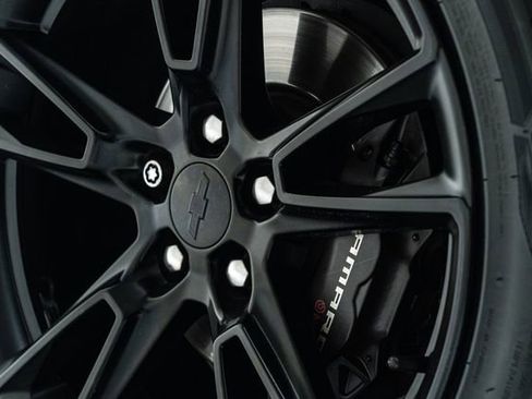 Used 2020 Chevrolet Camaro LT w/ Technology Package RWD image 23