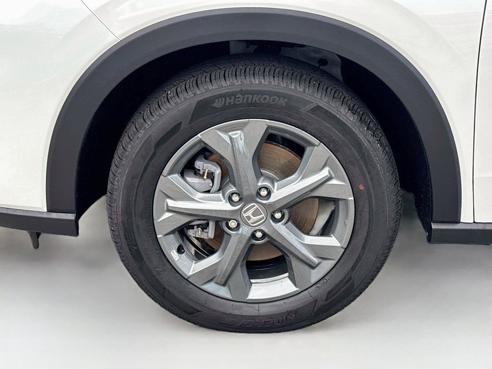 Certified 2026 Honda HR-V LX image 32