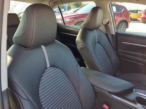 Used 2023 Toyota Camry SE image 19