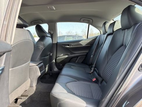 Used 2022 Toyota Camry SE w/ Carpet Mat Package (TMS) image 12