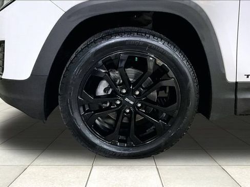 Used 2020 GMC Terrain SLE w/ Driver Convenience Package AWD/4WD image 9