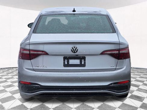 Used 2024 Volkswagen Jetta SE image 16