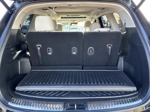 Used 2023 Kia Telluride SX image 10