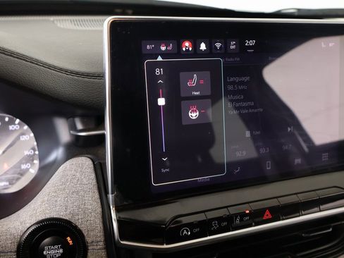 Used 2024 Jeep Compass Latitude w/ Convenience Group image 7