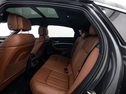 Certified 2024 Audi Q8 e-tron Prestige w/ Prestige Package AWD/4WD image 20