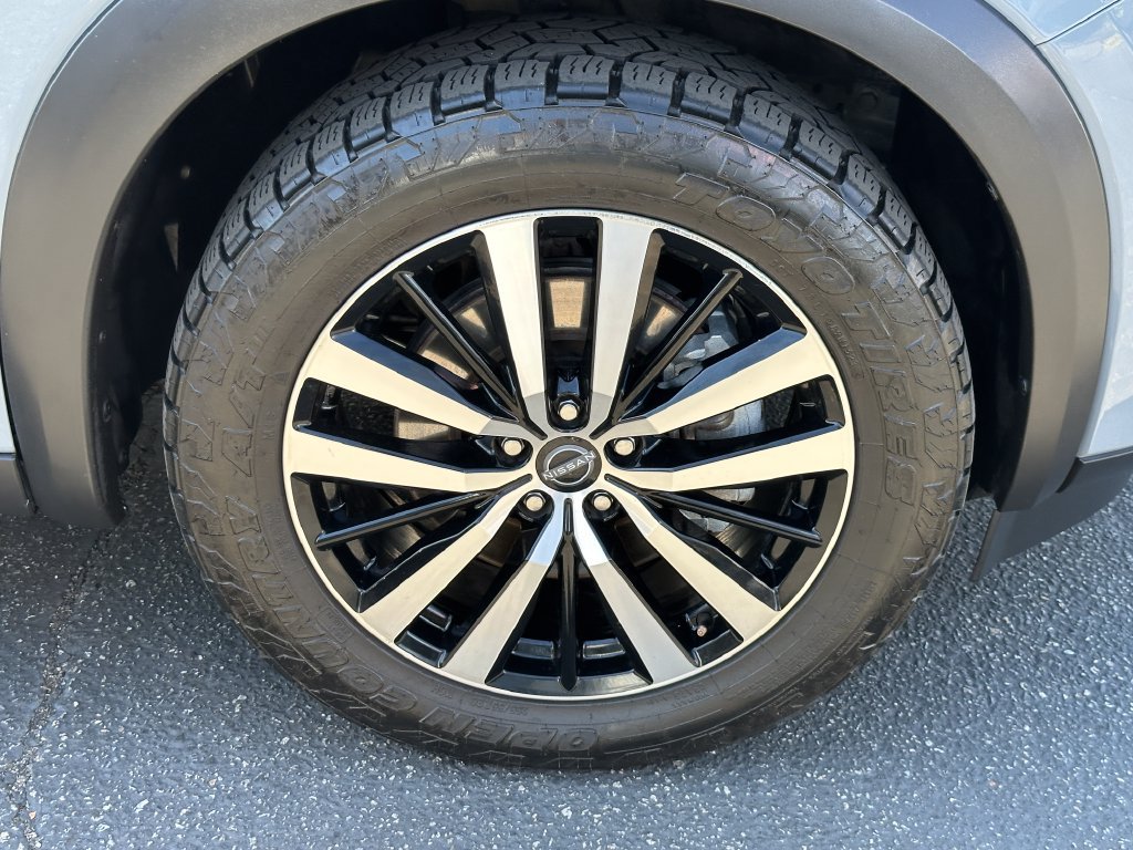Used 2023 Nissan Pathfinder Platinum AWD/4WD image 14