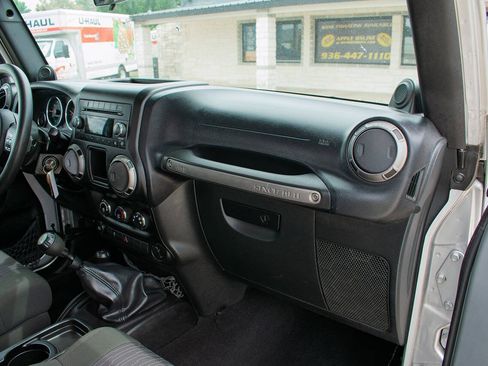 Used 2012 Jeep Wrangler Sport AWD/4WD image 34