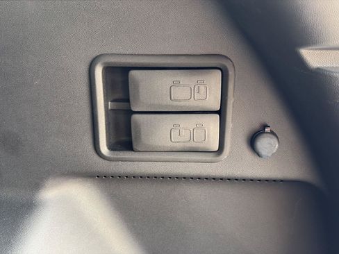 Used 2022 GMC Terrain SLE w/ Driver Convenience Package FWD image 33