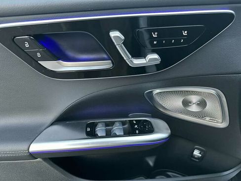 Used 2025 Mercedes-Benz C 300 Sedan image 13