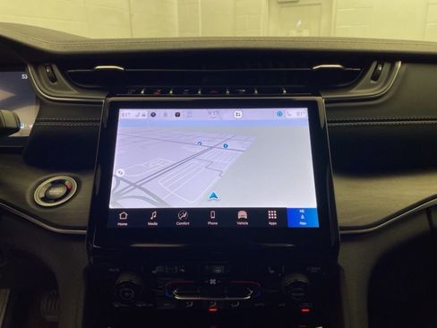 New 2025 Jeep Grand Cherokee Limited image 13