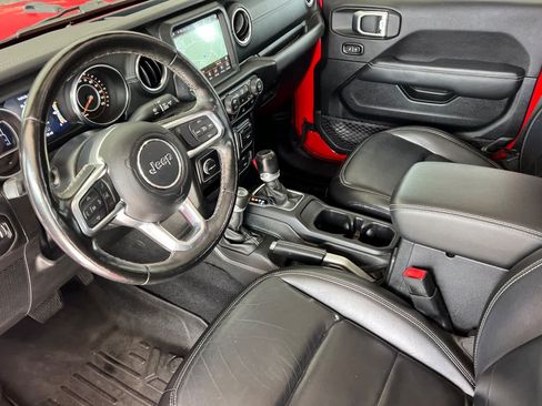 Used 2020 Jeep Gladiator Overland AWD/4WD image 11