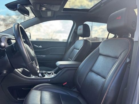 Used 2022 GMC Acadia AT4 w/ Technology Package image 11