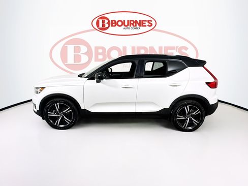 Used 2022 Volvo XC40 T5 R-Design AWD/4WD image 8