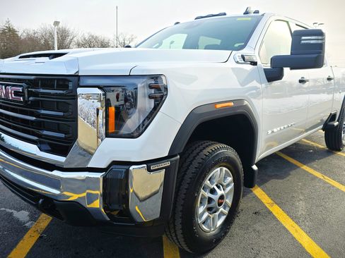 New 2026 GMC Sierra 2500 Pro w/ Convenience Package image 4