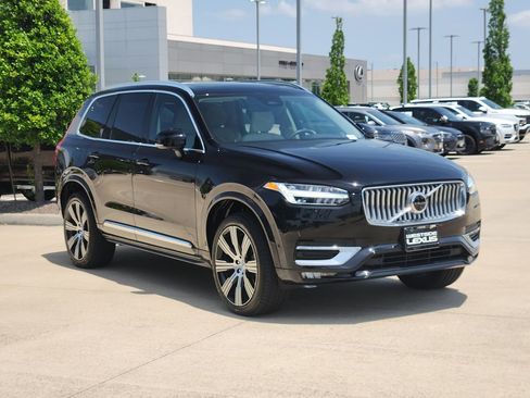 Used 2024 Volvo XC90 B6 Plus w/ Protection Package Premier AWD/4WD image 3