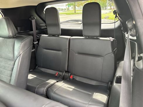 Used 2023 Mitsubishi Outlander SE FWD image 17