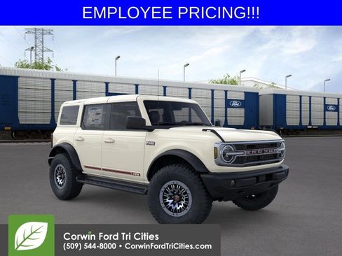 New 2026 Ford Bronco Outer Banks AWD/4WD image 1
