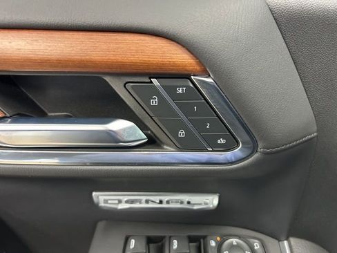 Used 2023 GMC Sierra 1500 Denali w/ Technology Package image 15