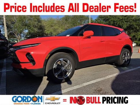 Used 2025 Chevrolet Blazer LT FWD image 1