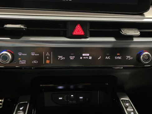 Used 2025 Kia Sorento SX Prestige AWD/4WD image 18