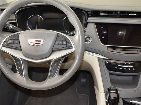Used 2023 Cadillac XT5 Premium Luxury AWD/4WD image 16