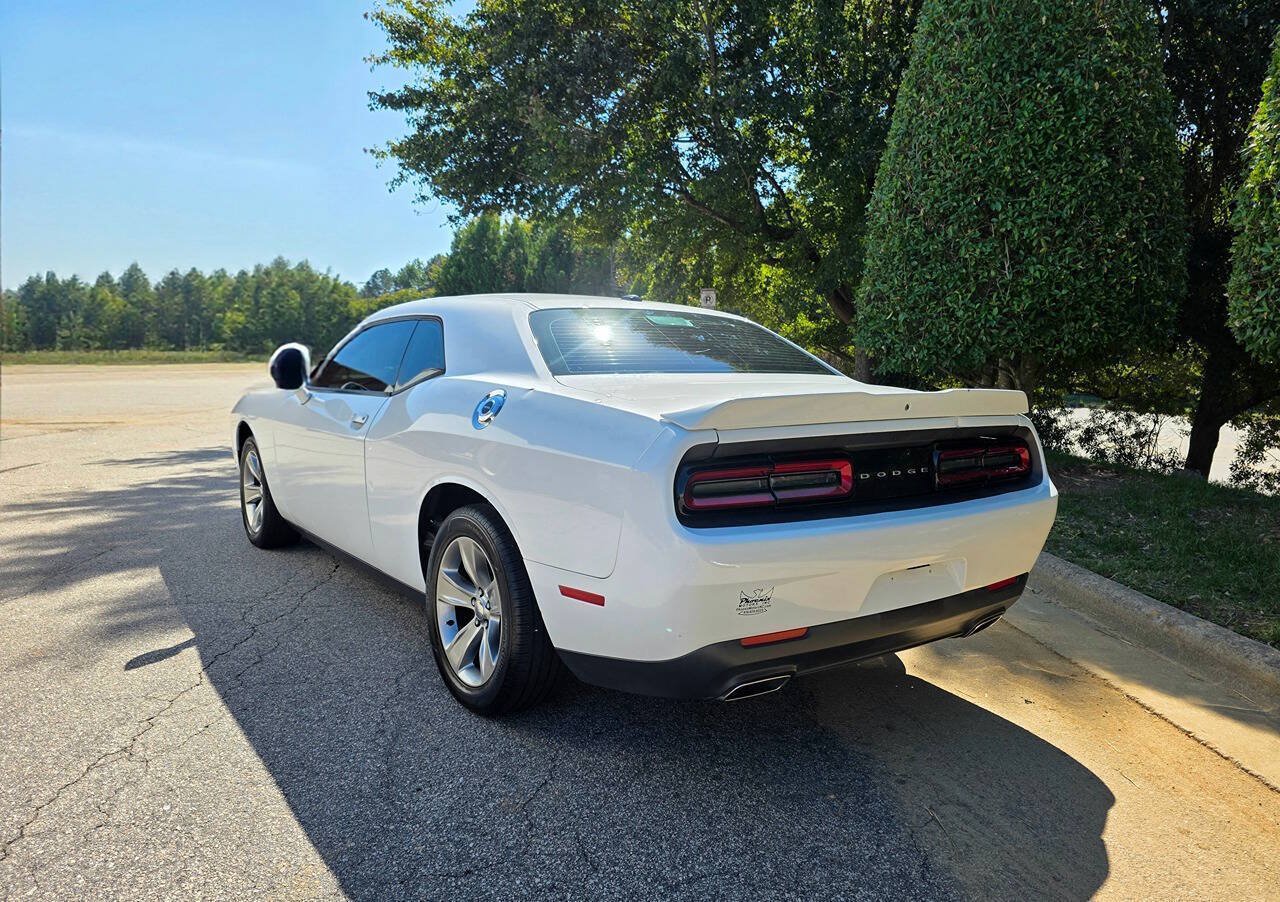 Used 2020 Dodge Challenger SXT RWD image 3