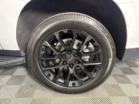 Used 2022 GMC Yukon XL SLT w/ SLT Premium Package image 20