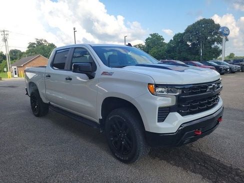 Used 2022 Chevrolet Silverado 1500 LT Trail Boss w/ Convenience Package II AWD/4WD image 6