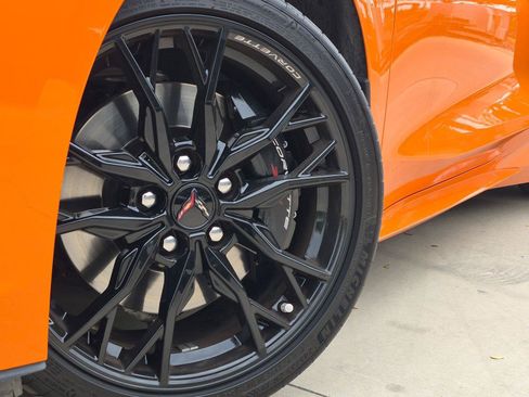 Used 2024 Chevrolet Corvette Stingray Premium Conv w/ Z51 Performance Package RWD image 8