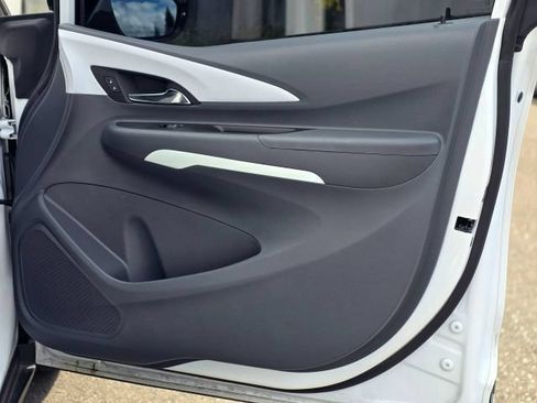 Used 2021 Chevrolet Bolt LT FWD image 37