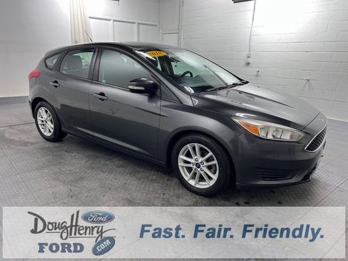 Used 2017 Ford Focus SE image 3