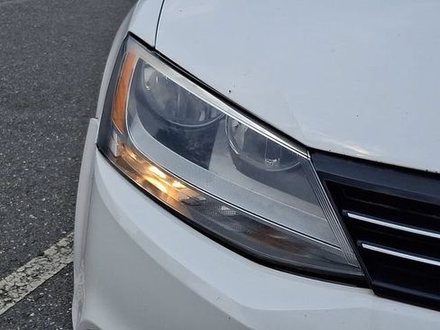 Used 2013 Volkswagen Jetta SE FWD image 9