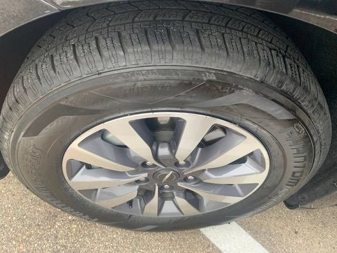 Used 2023 Chrysler Pacifica Touring-L FWD image 34