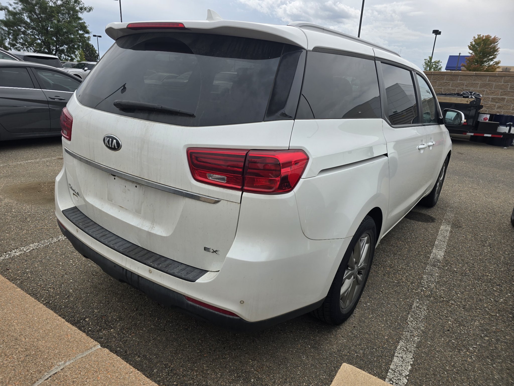 Used 2020 Kia Sedona EX FWD image 16