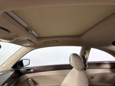 Used 2013 Volkswagen Beetle 2.5 image 13