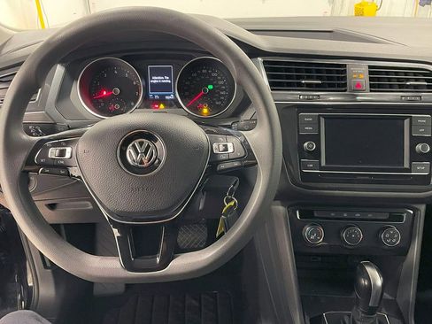 Used 2018 Volkswagen Tiguan S image 32