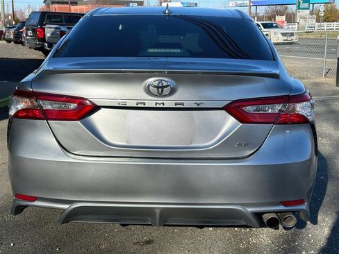 Used 2020 Toyota Camry SE image 7