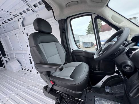 Used 2025 RAM ProMaster 3500 w/ Convenience Group FWD image 21