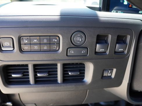 Used 2024 Chevrolet Brightdrop 400 w/ Commercial Equipment Package AWD/4WD image 18