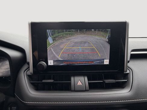 Used 2025 Toyota RAV4 XLE w/ Convenience Package FWD image 24