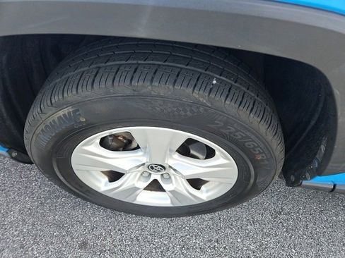 Used 2020 Toyota RAV4 XLE image 4