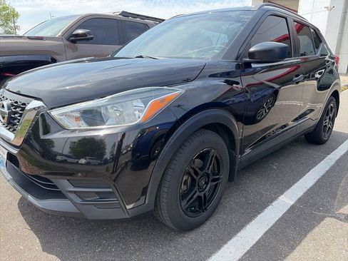 Used 2018 Nissan Kicks S FWD image 1