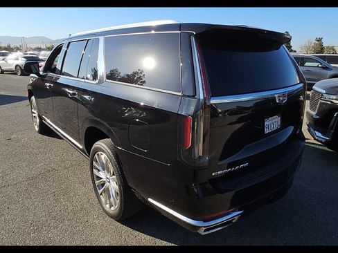 Used 2023 Cadillac Escalade ESV Premium Luxury w/ Performance Package AWD/4WD image 9