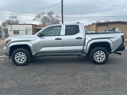 Used 2025 Toyota Tacoma SR image 2