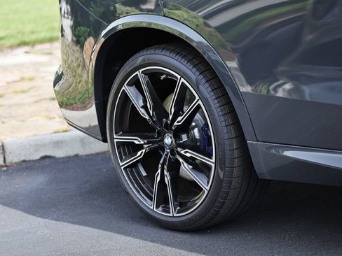 New 2026 BMW X5 M60i w/ Climate Comfort Package AWD/4WD image 6